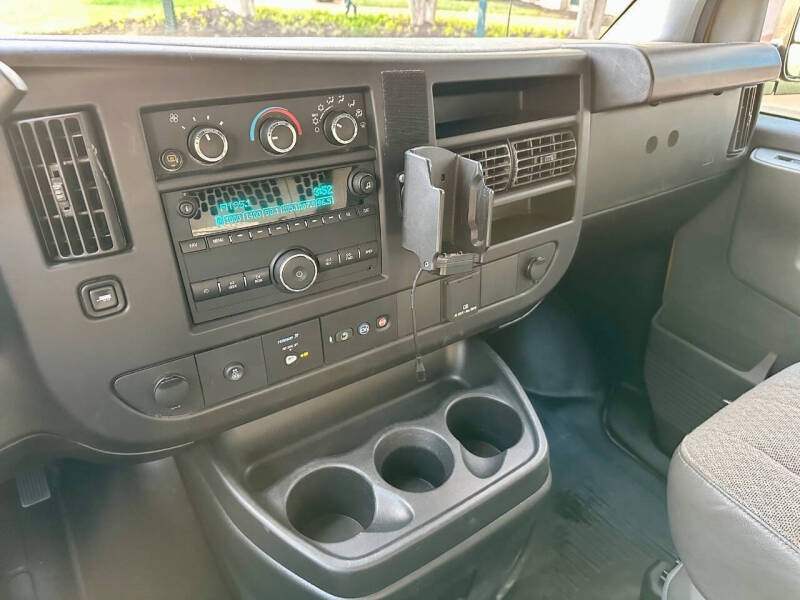 2022 Chevrolet Express 2500