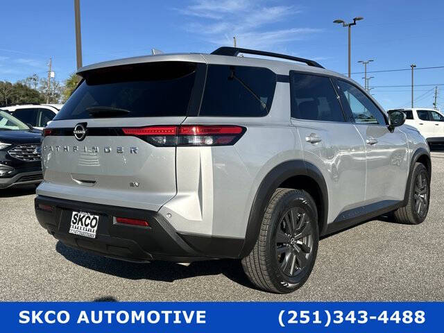 2022 Nissan Pathfinder SV