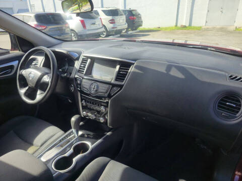 2017 Nissan Pathfinder SV