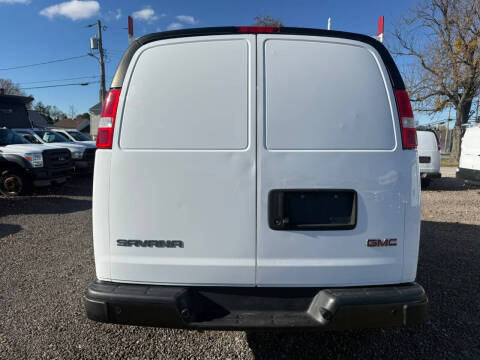 2023 GMC Savana 2500