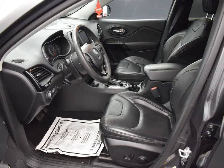 2023 Jeep Cherokee Altitude Lux