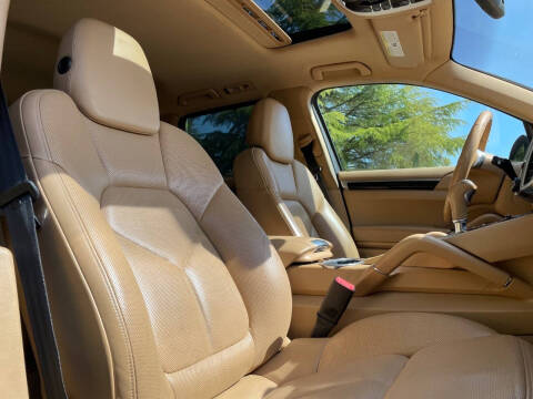 2014 Porsche Cayenne Platinum