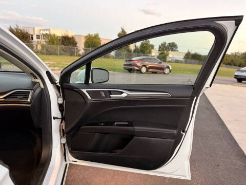 2017 Ford Fusion Hybrid SE