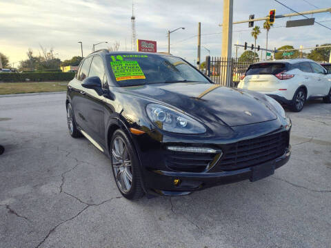 2014 Porsche Cayenne GTS