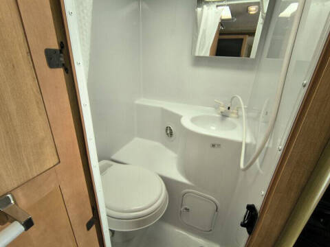 2015 Adventurer 86SBS