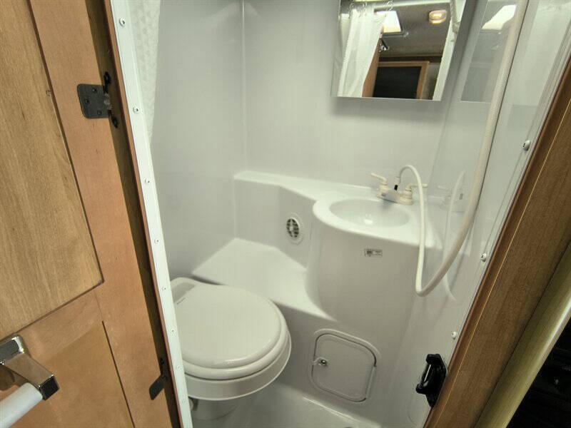 2015 Adventurer 86SBS