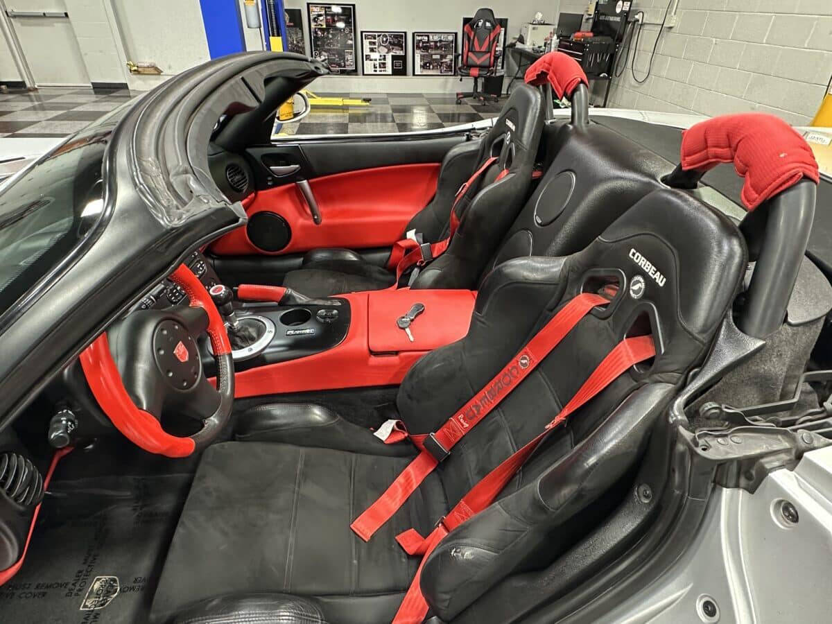 2005 Dodge Viper 18