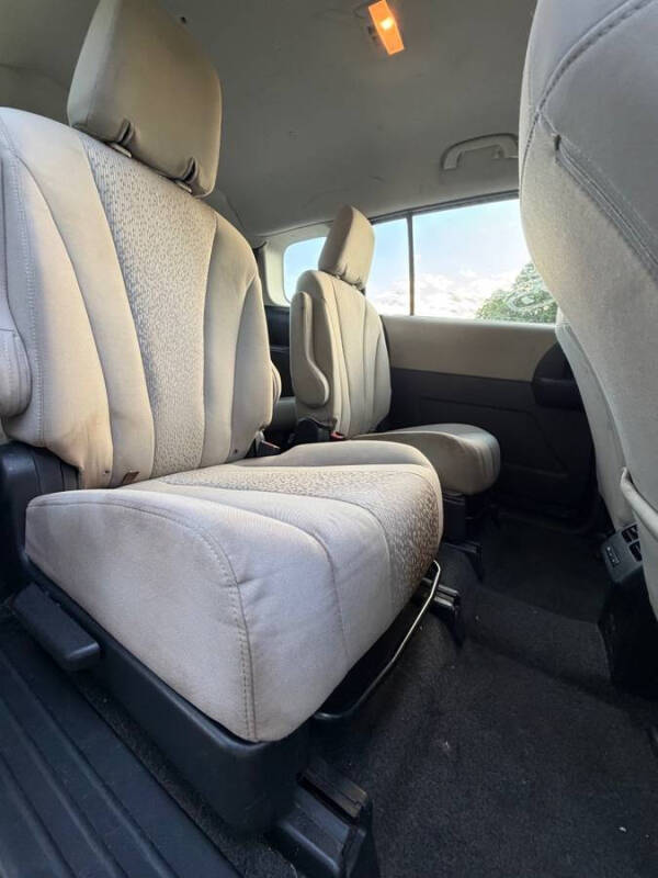 2012 Mazda MAZDA5 Sport