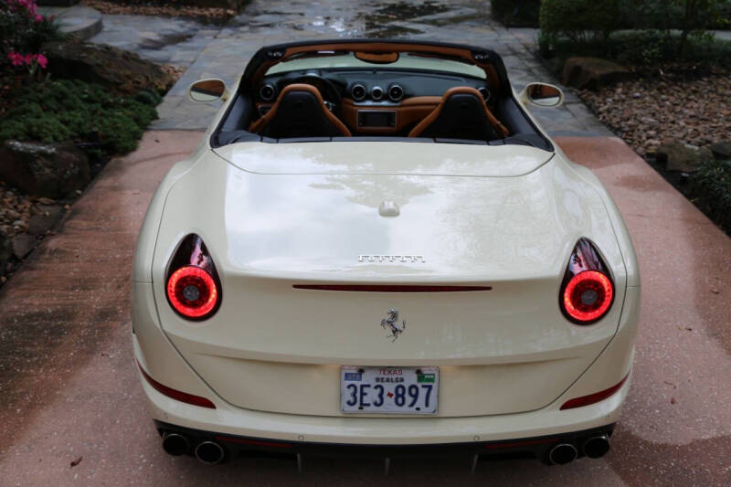2016 Ferrari California T