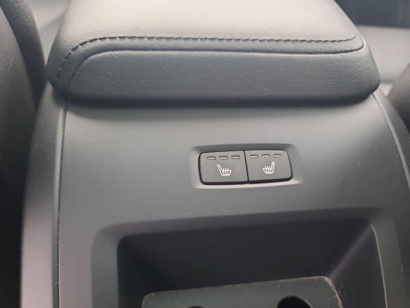 2023 Volvo XC60 B5 Plus Dark Theme