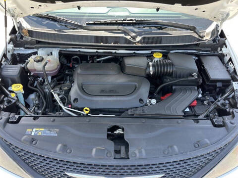 2023 Chrysler Voyager LX