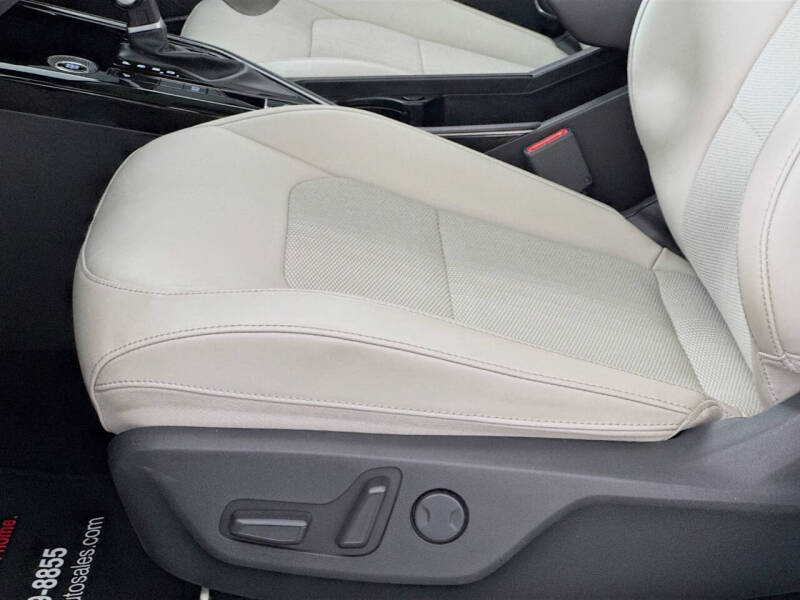 2023 Kia Niro EX Touring