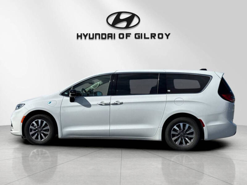 2024 Chrysler Pacifica Plug-In Hybrid Select