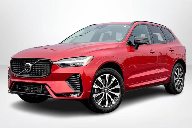 2023 Volvo XC60 B5 Plus Dark Theme