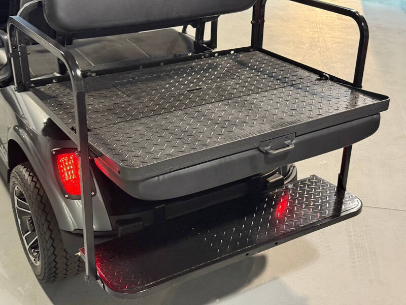 2020 E-Z-GO Freedom RXV