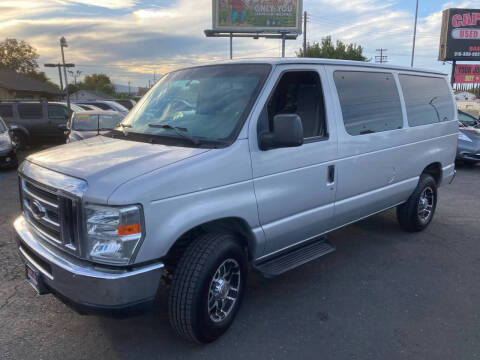 2013 Ford E-Series E-350 SD XLT