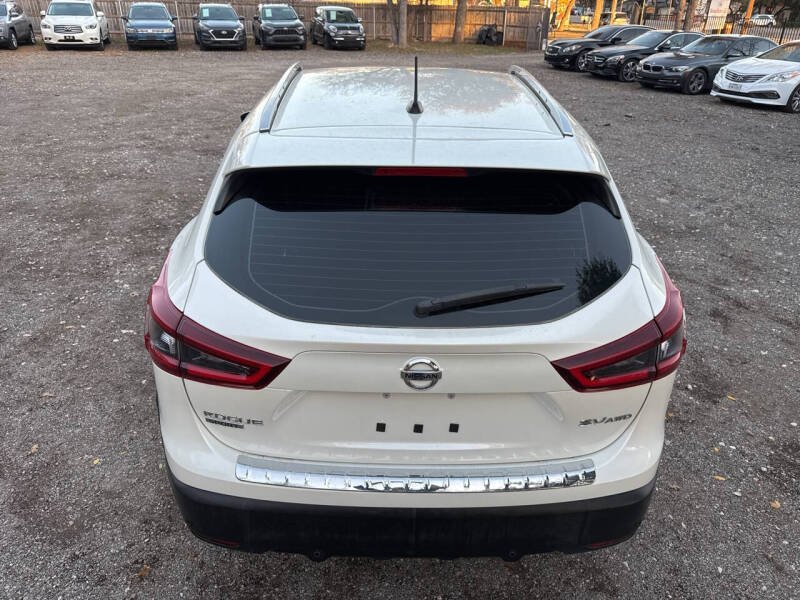 2020 Nissan Rogue Sport SV