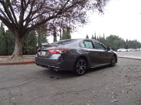 2018 Toyota Camry SE