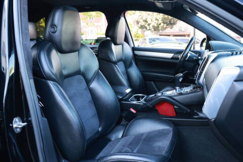 2013 Porsche Cayenne GTS