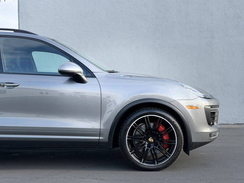 2017 Porsche Cayenne Turbo