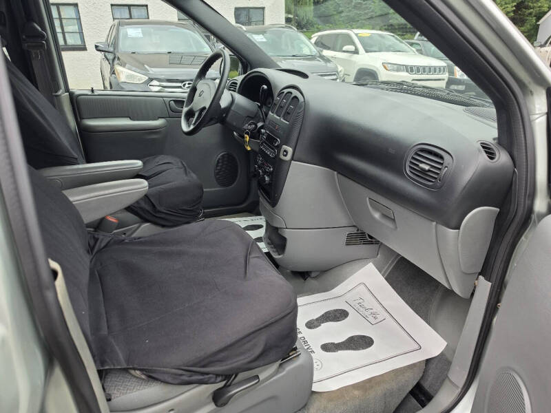2004 Dodge Grand Caravan SE