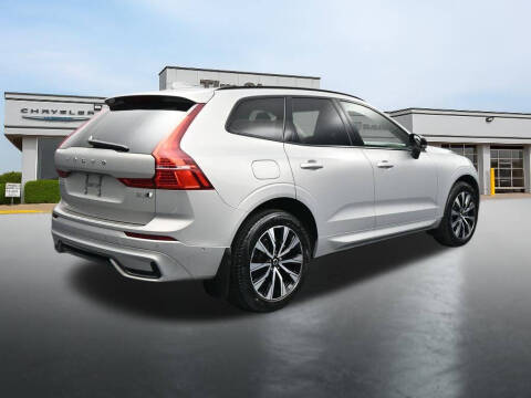 2023 Volvo XC60 B5 Plus Dark Theme