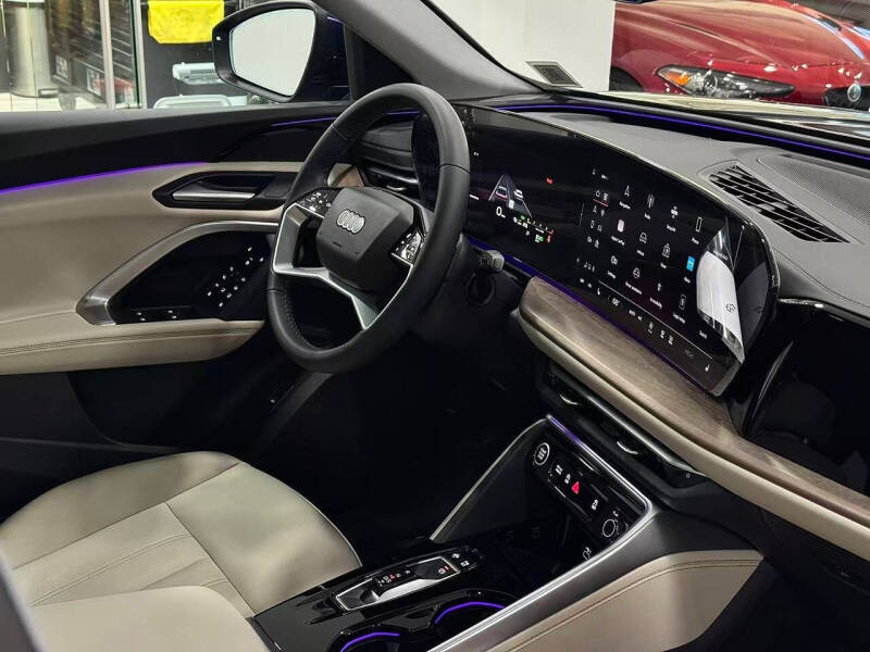 2025 Audi Q5 quattro Premium TFSI