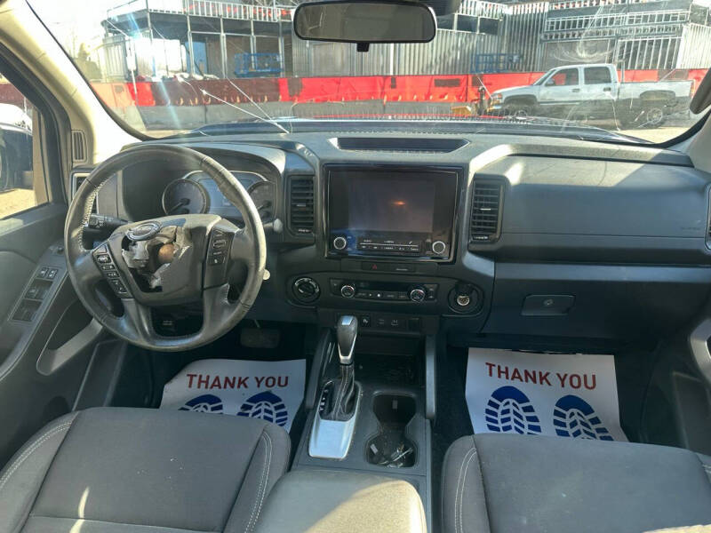 2022 Nissan Frontier SV