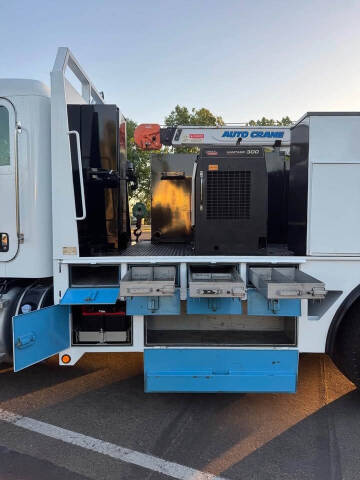 2013 Peterbilt 337