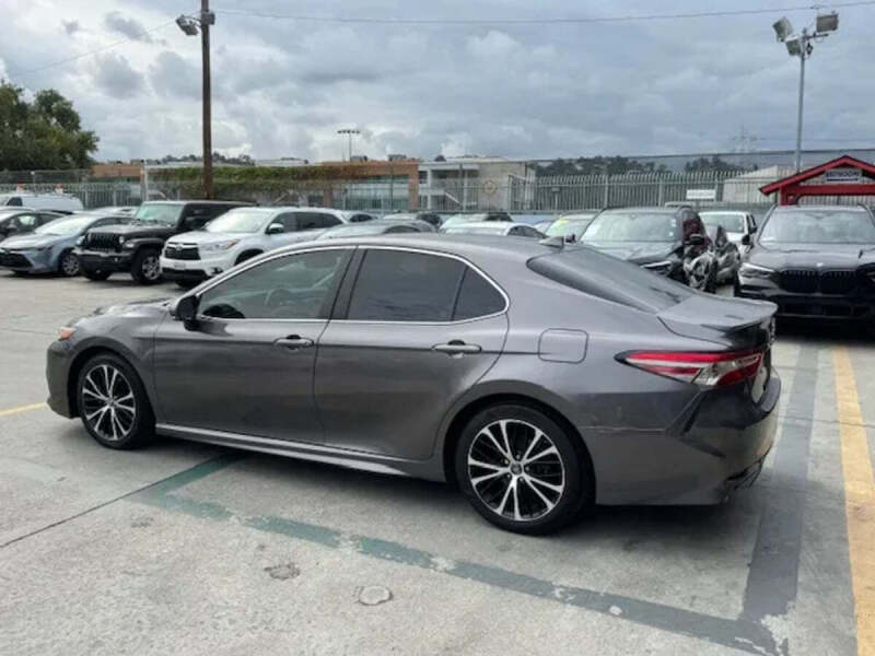 2019 Toyota Camry Hybrid