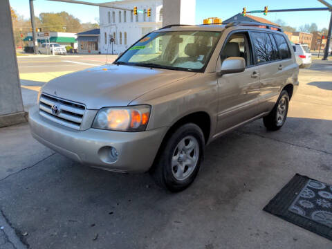 2006 Toyota Highlander for sale at ROBINSON AUTO BROKERS in Dallas NC