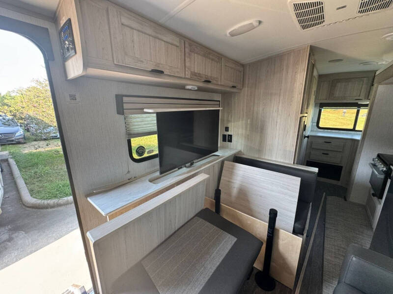 2023 Cruiser RV SHADOW CRUISER 228RKS