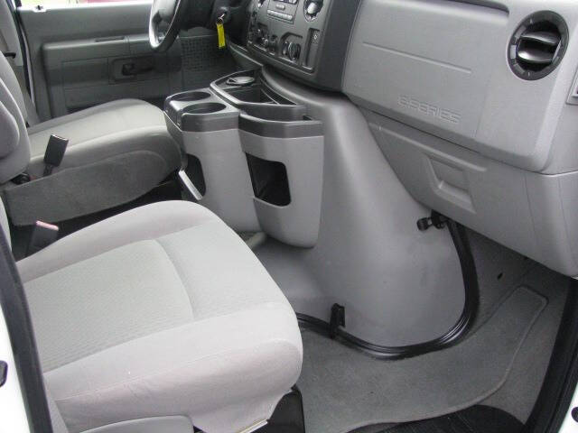 2010 Ford E-Series E-350 SD XLT