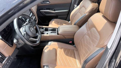 2023 Nissan Pathfinder Platinum