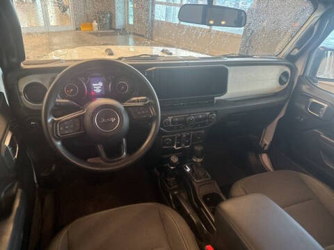 2024 Jeep Gladiator NightHawk