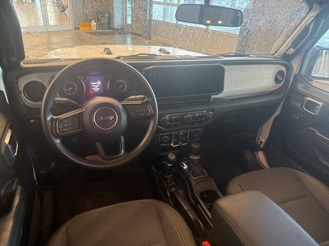 2024 Jeep Gladiator NightHawk