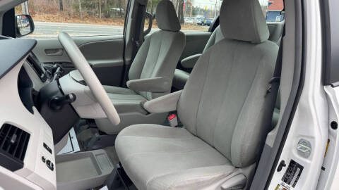 2014 Toyota Sienna L 7-Passenger