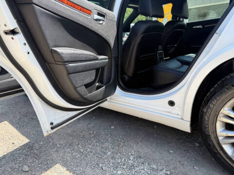 2012 Chrysler 300 Limited