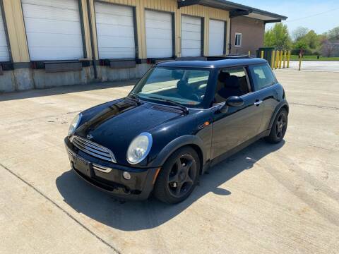 2005 MINI Cooper for sale at JE Autoworks LLC in Willoughby OH