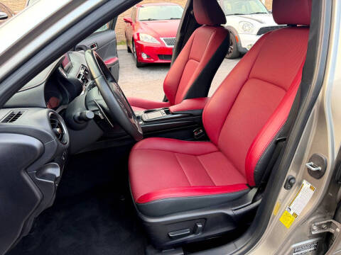 2023 Lexus IS 300