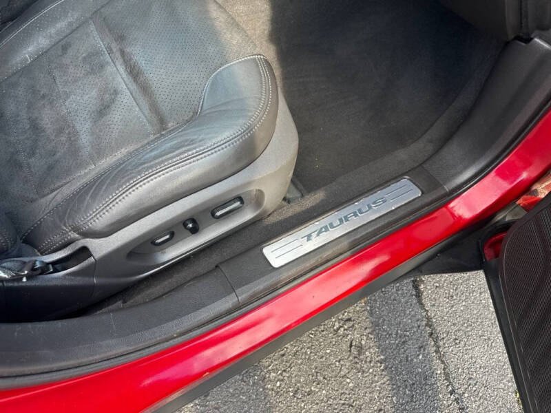 2010 Ford Taurus SHO