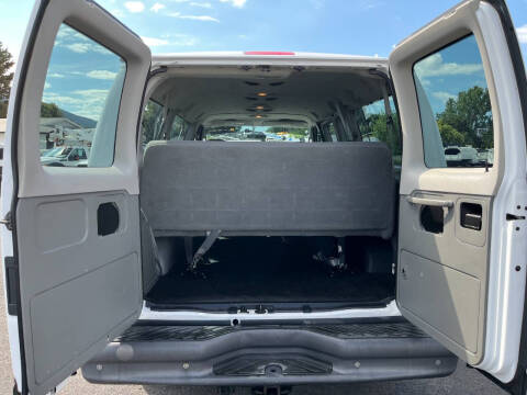 2006 Ford E-Series E-350 SD XLT