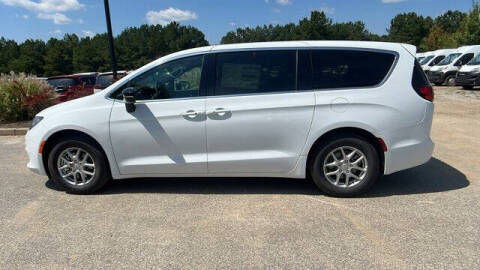 2026 Chrysler Voyager LX
