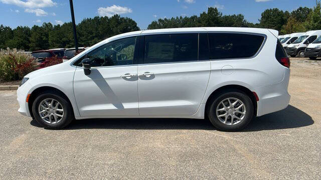 2026 Chrysler Voyager LX