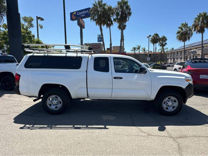2019 Toyota Tacoma SR