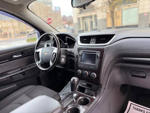 2017 Chevrolet Traverse LT