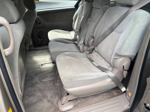 2005 Toyota Sienna