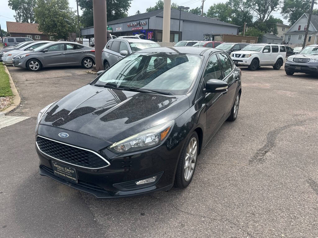 Black 2015 Ford Focus SE SE 4dr Sedan 2