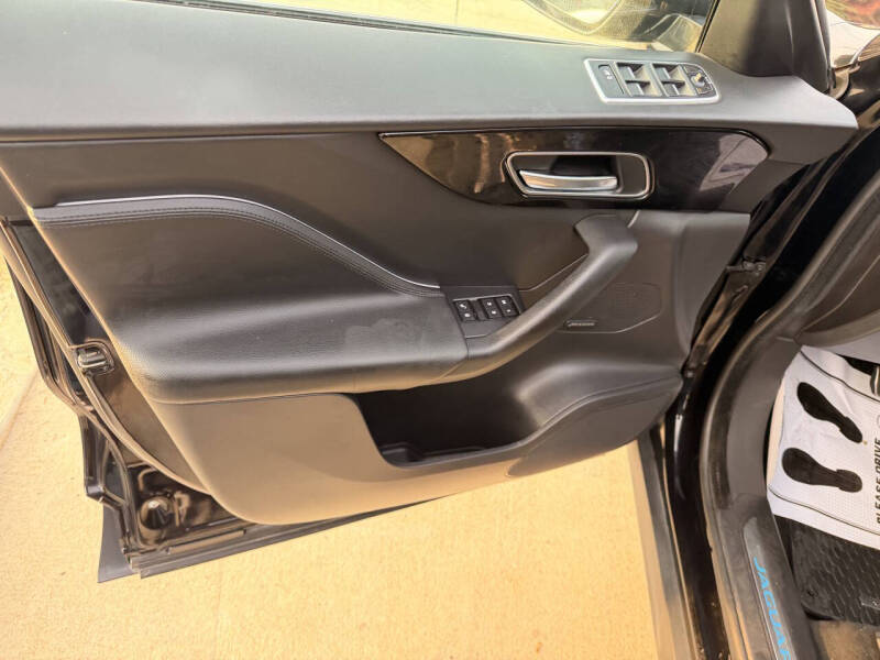 2019 Jaguar F-PACE 25t Premium