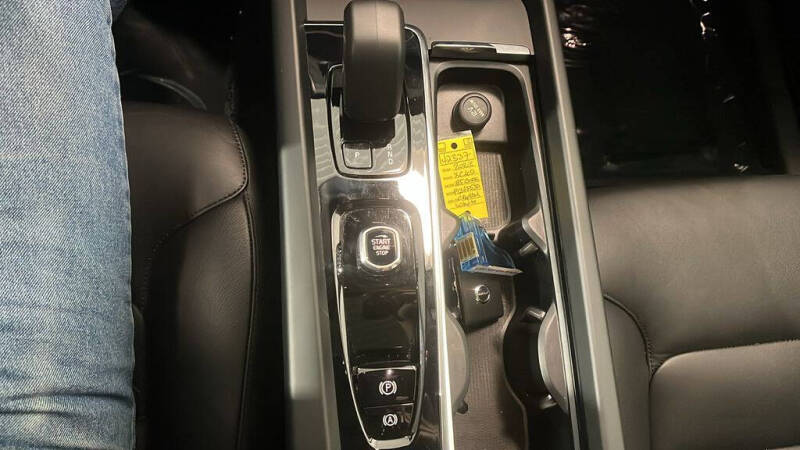 2023 Volvo XC60 B5 Core